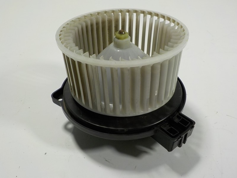 Recambio de motor calefaccion para mazda cx-3 2.0 16v cat referencia OEM IAM  8727001790 