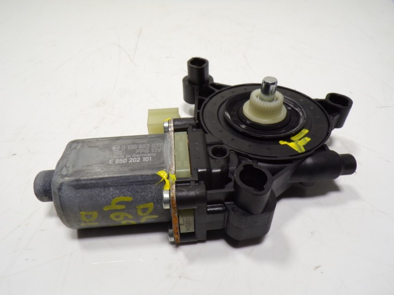 Recambio de motor elevalunas delantero izquierdo para seat leon sportstourer (kl8) 2.0 tdi referencia OEM IAM 5Q0959801C 5Q09598