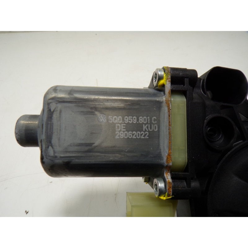 Recambio de motor elevalunas delantero izquierdo para seat leon sportstourer (kl8) 2.0 tdi referencia OEM IAM 5Q0959801C 5Q09598