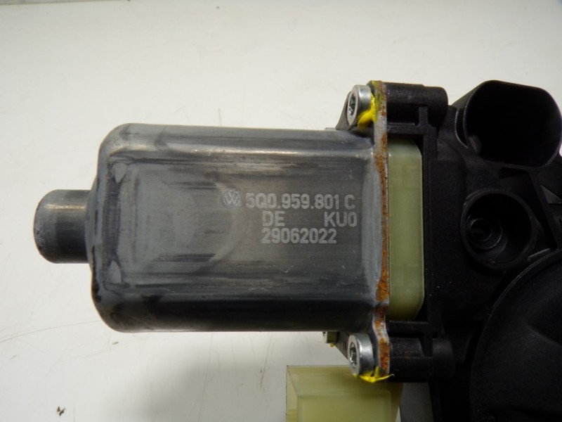 Recambio de motor elevalunas delantero izquierdo para seat leon sportstourer (kl8) 2.0 tdi referencia OEM IAM 5Q0959801C 5Q09598