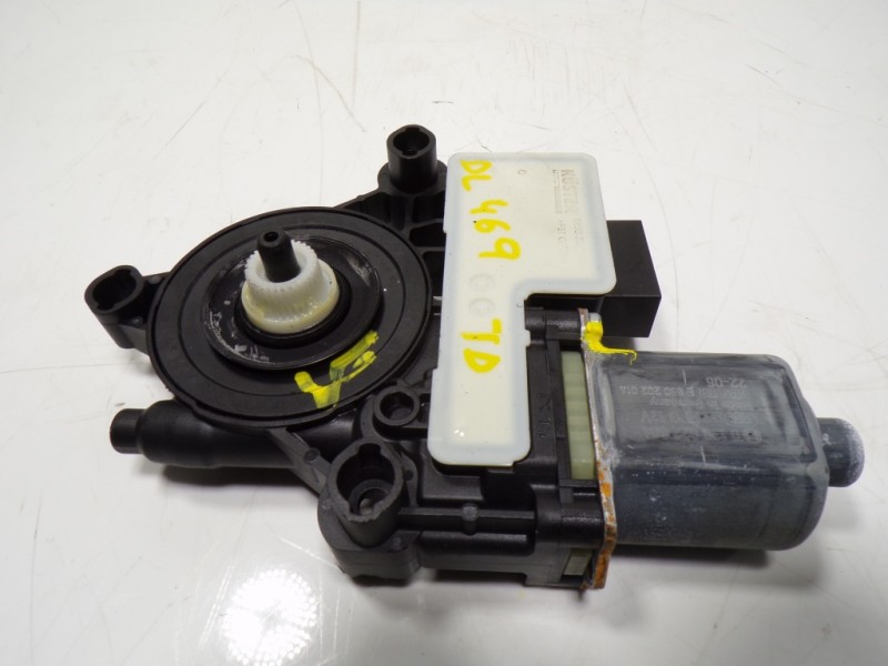 Recambio de motor elevalunas trasero derecho para seat leon sportstourer (kl8) 2.0 tdi referencia OEM IAM 5Q0959408D 5Q0959408D 