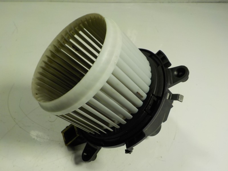 Recambio de motor calefaccion para citroën c5 aircross live pack referencia OEM IAM 1609690280 5P130003078835 5P130003078835