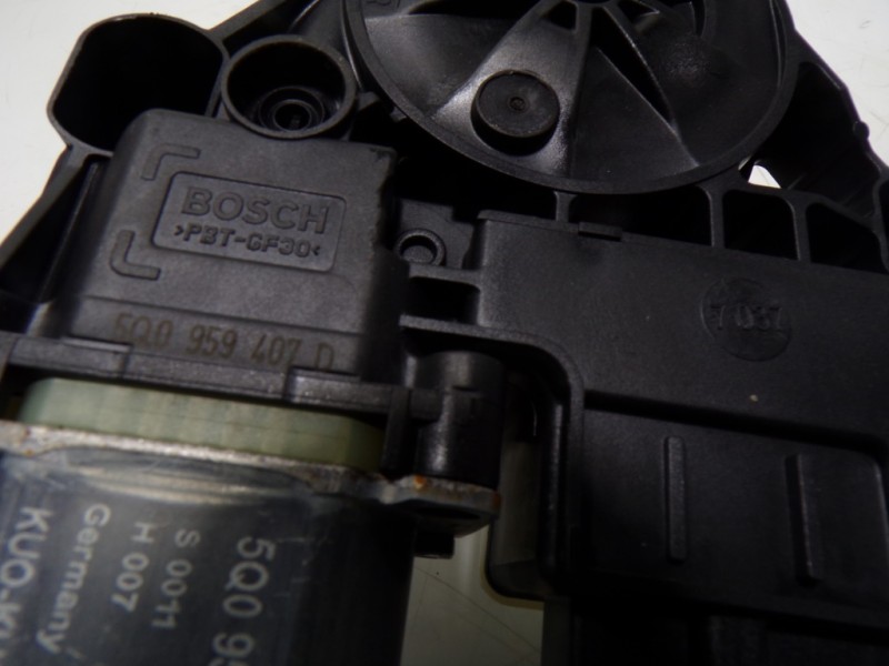 Recambio de motor elevalunas trasero izquierdo para seat leon sportstourer (kl8) 2.0 tdi referencia OEM IAM 5Q0959407D 5Q0959407