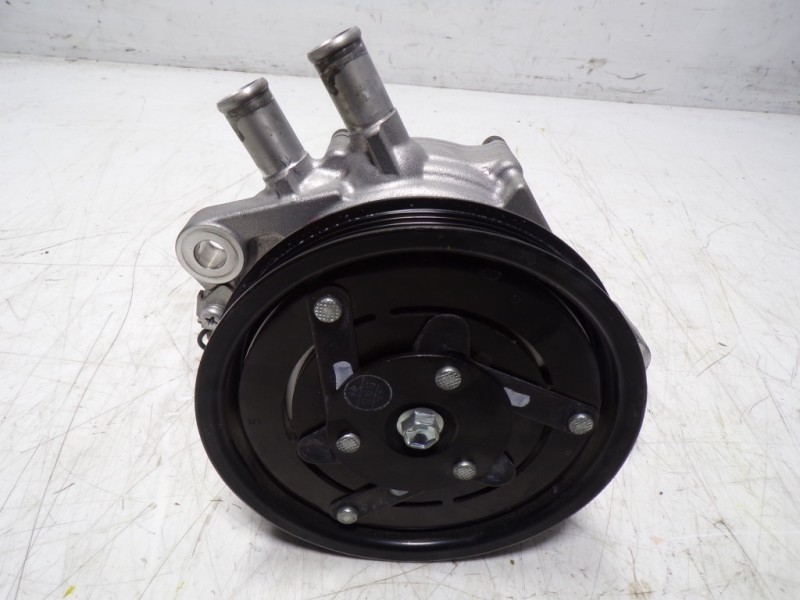 Recambio de bomba agua para toyota hilux (3b/3c/3d) doble cabina referencia OEM IAM 871200K030 4181000040 