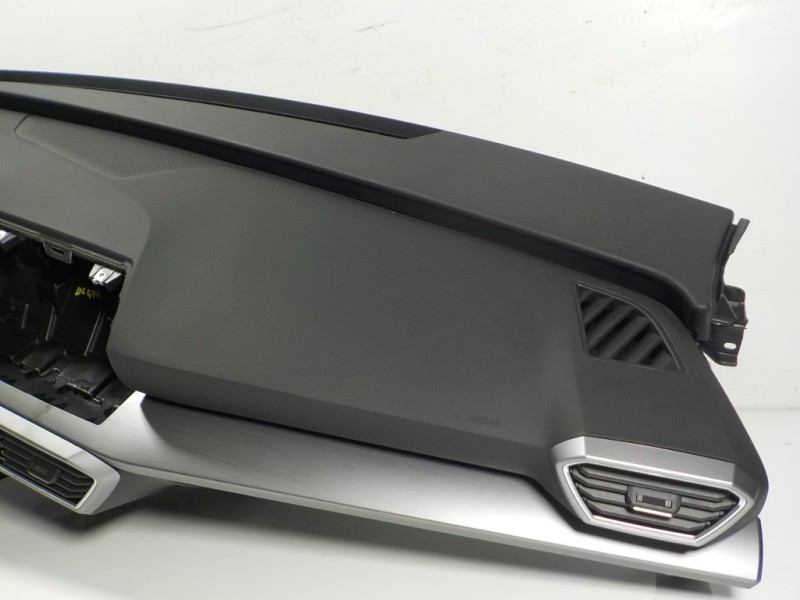 Recambio de salpicadero para seat leon sportstourer (kl8) fr referencia OEM IAM 5FB857003N4PK  5FA880204G