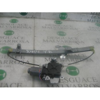 ELEVALUNAS TRASERO DERECHO 