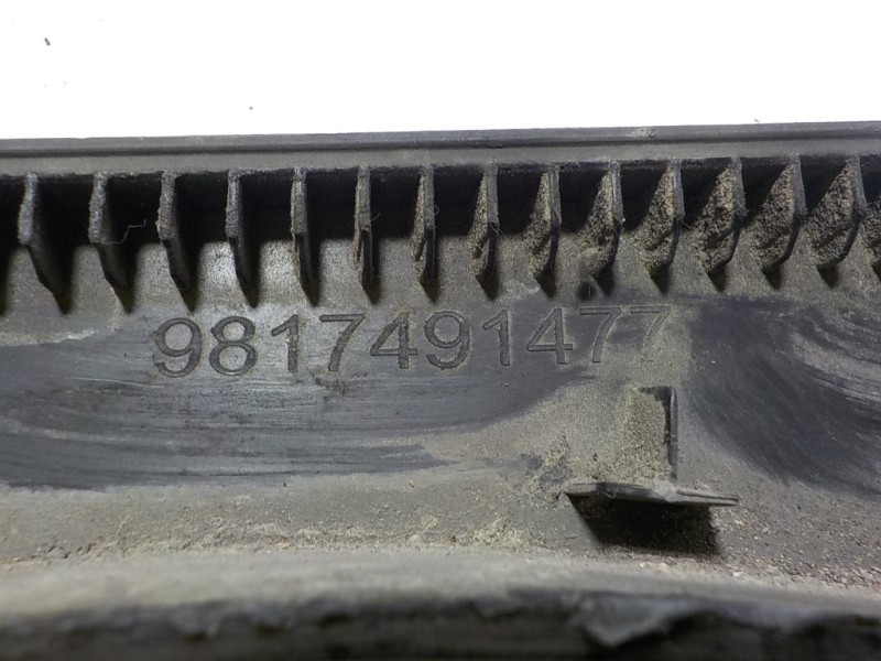 Recambio de aletin trasero izquierdo para peugeot 2008 (--.2013) 1.6 blue-hdi fap referencia OEM IAM 9817491477 9817491477 