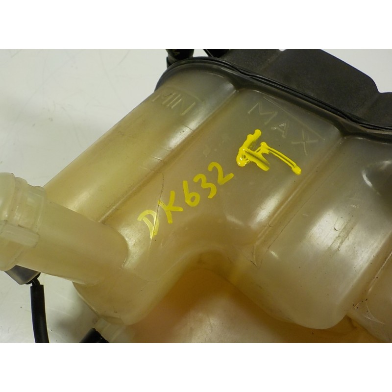 Recambio de deposito expansion para land rover discovery sport 2.0 td4 cat referencia OEM IAM LR060349 FK728K218AA 