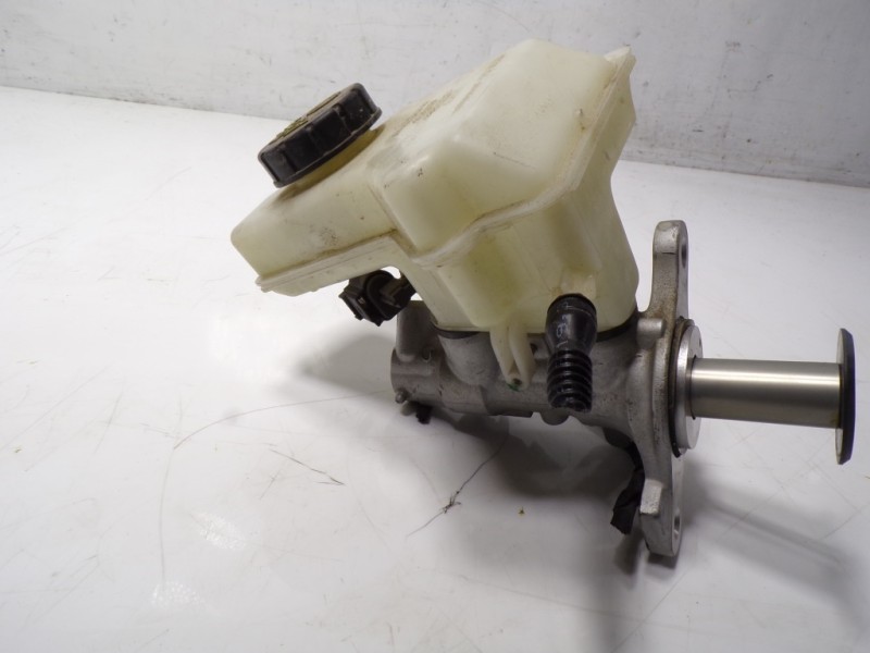 Recambio de bomba freno para seat ibiza (kj1) 1.0 referencia OEM IAM 2Q1614019REP 2Q1611301 