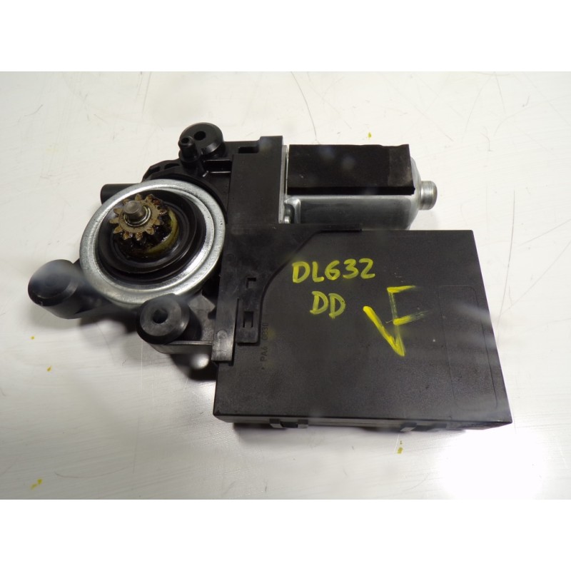 Recambio de motor elevalunas delantero derecho para volvo c30 2.4 20v diesel referencia OEM IAM 31295235 31264782AA 
