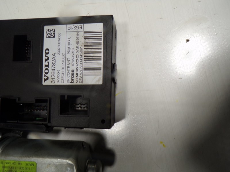 Recambio de motor elevalunas delantero derecho para volvo c30 2.4 20v diesel referencia OEM IAM 31295235 31264782AA 