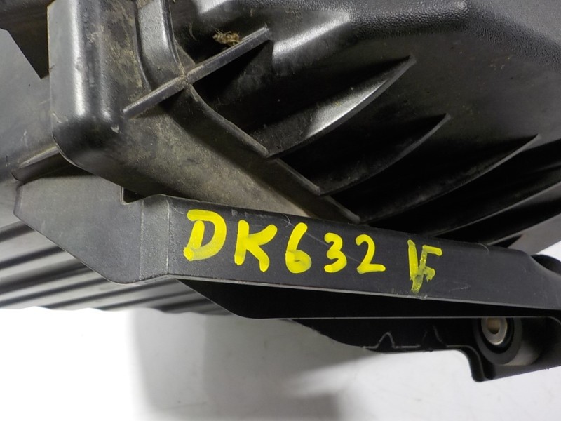 Recambio de filtro aire para land rover discovery sport 2.0 td4 cat referencia OEM IAM LR071943 GJ329600AD 