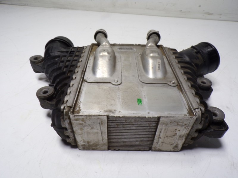 Recambio de intercooler para land rover discovery sport 2.0 td4 cat referencia OEM IAM LR095900 GJ329L440AD 