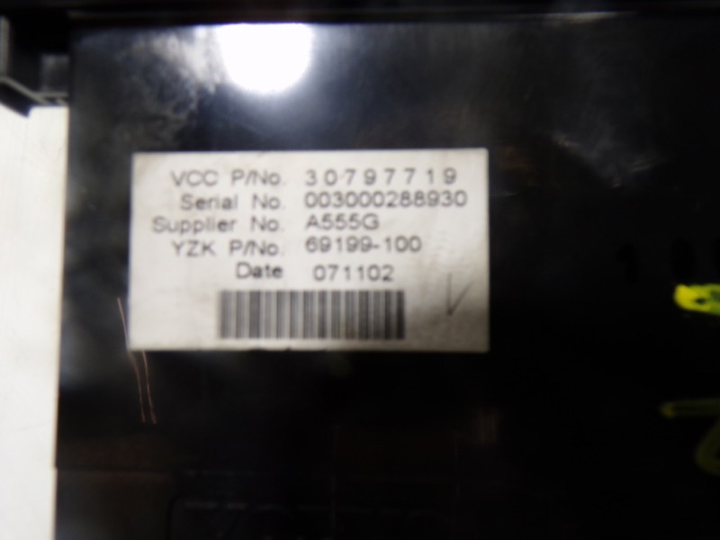 Recambio de pantalla multifuncion para volvo c30 2.4 20v diesel referencia OEM IAM 36001469 30797719 