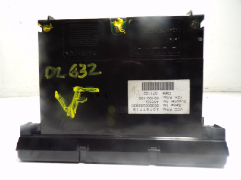 Recambio de pantalla multifuncion para volvo c30 2.4 20v diesel referencia OEM IAM 36001469 30797719 