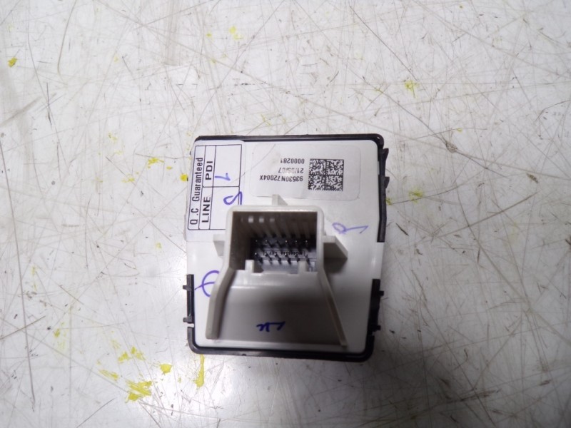 Recambio de mando retrovisor para hyundai tucson 1.6 crdi referencia OEM IAM  93530N72004X 