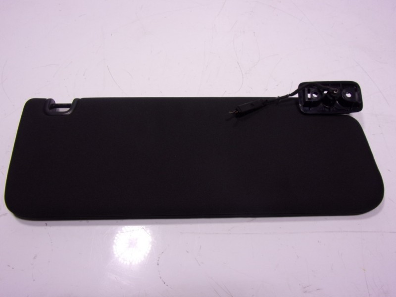 Recambio de parasol izquierdo para land rover new discovery l462 3.0 d referencia OEM IAM LR104981  