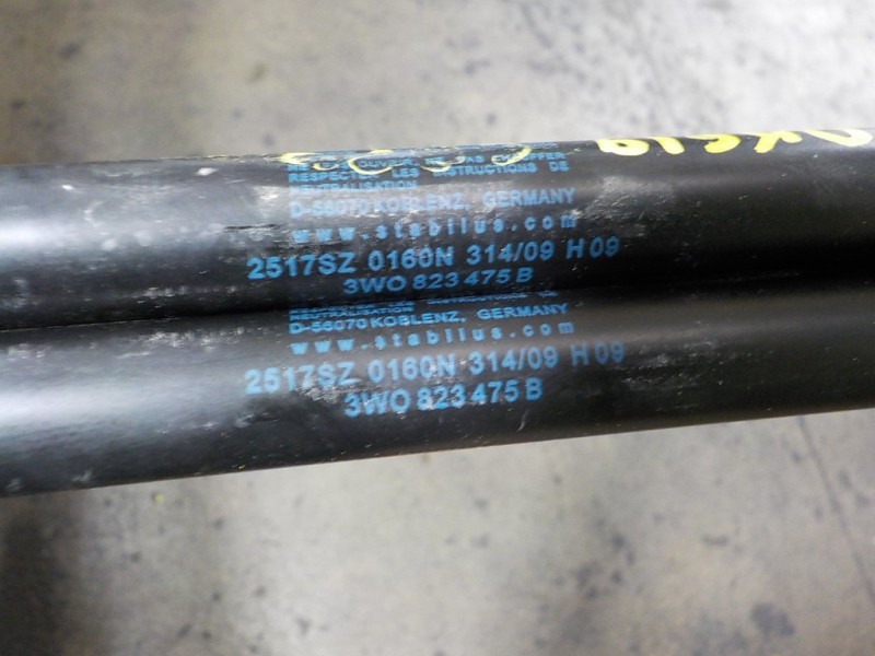 Recambio de amortiguador capot para bentley continental gt supersports referencia OEM IAM 3W0823475B 3W0823475B 