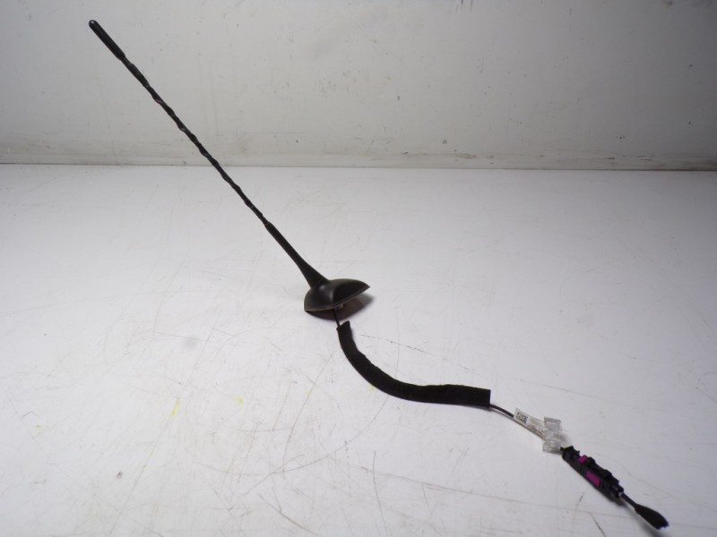 Recambio de antena para opel grandland x 1.5 cdti dpf referencia OEM IAM YQ00013780 YQ00013780 