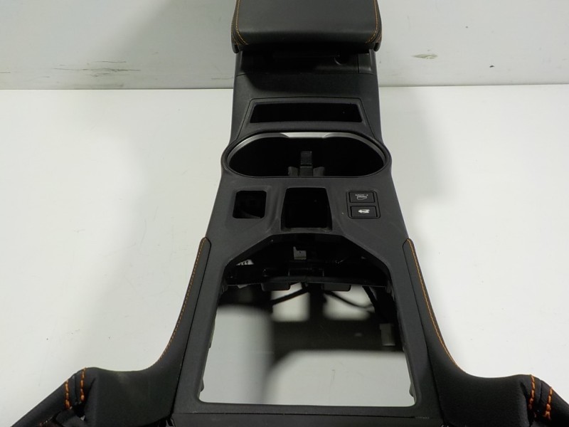 Recambio de apoyabrazos central para subaru xv (g5) executive plus referencia OEM IAM  92113FL110 