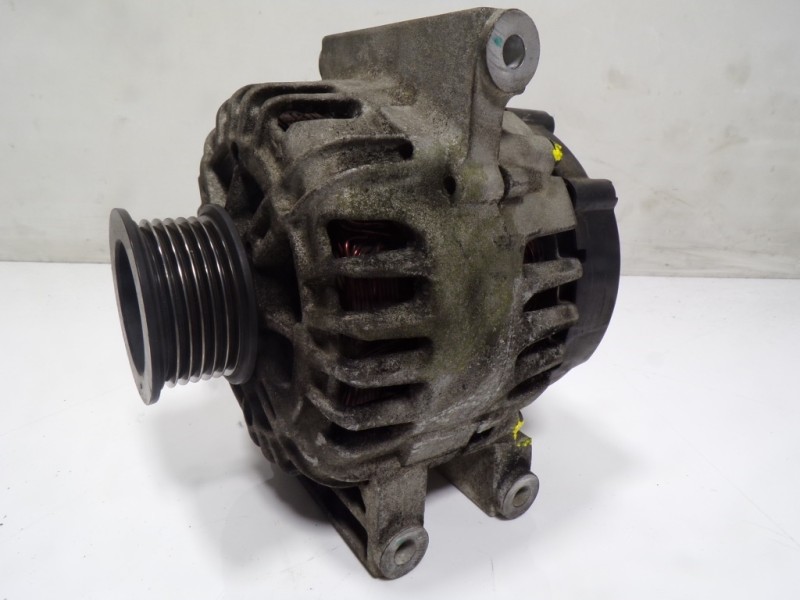 Recambio de alternador para opel astra j lim. 1.6 cdti dpf referencia OEM IAM 13512745 13586366 