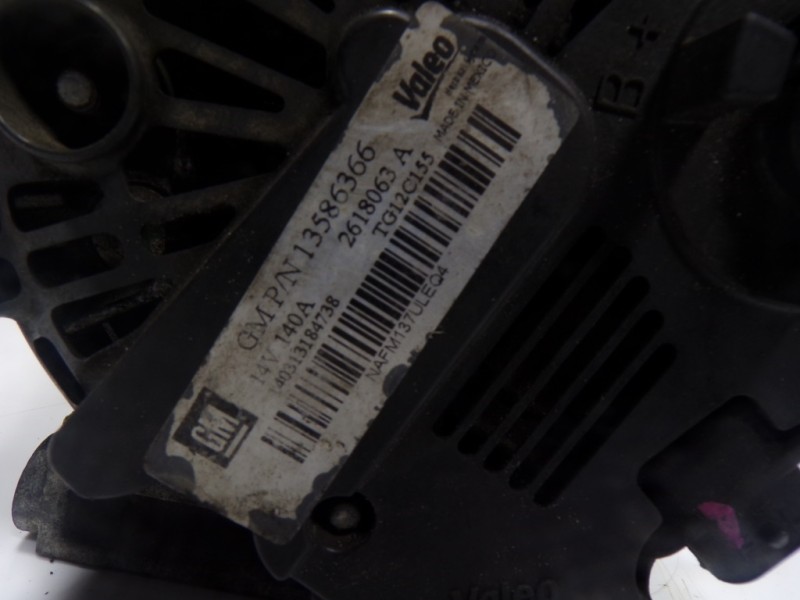 Recambio de alternador para opel astra j lim. 1.6 cdti dpf referencia OEM IAM 13512745 13586366 