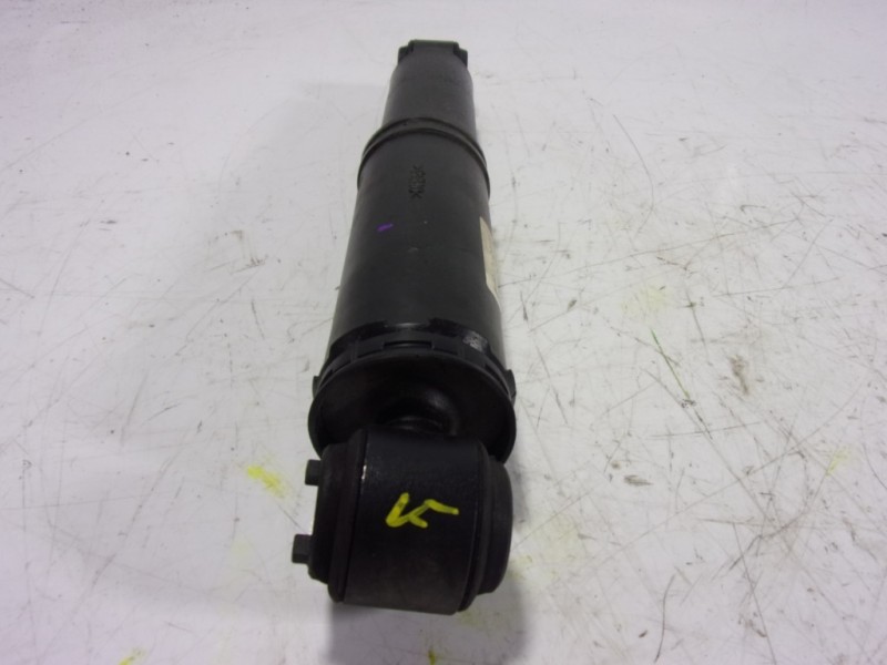 Recambio de amortiguador trasero derecho para toyota proace referencia OEM IAM  9816510180 