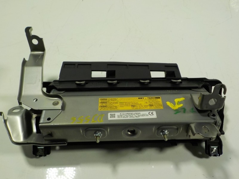Recambio de airbag lateral delantero izquierdo para lexus nx 300h 2wd referencia OEM IAM 7390078010C0 1D1H66921M2X 0589P1000369