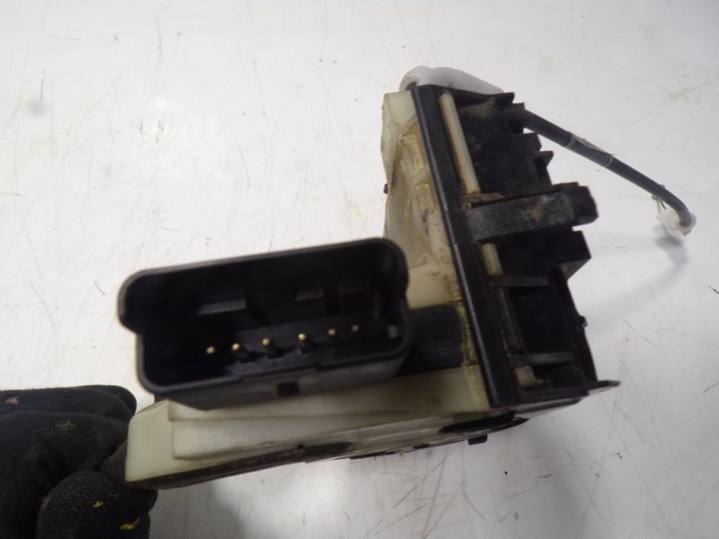 Recambio de cerradura puerta delantera izquierda para peugeot 208 1.4 hdi fap referencia OEM IAM 9688080080  