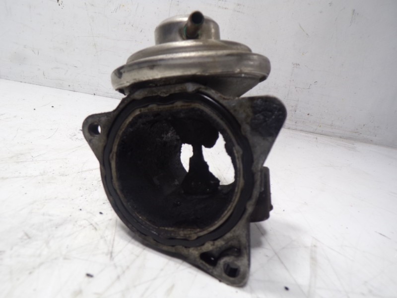 Recambio de valvula egr para seat leon (1p1) 1.9 tdi referencia OEM IAM  03813150AF 