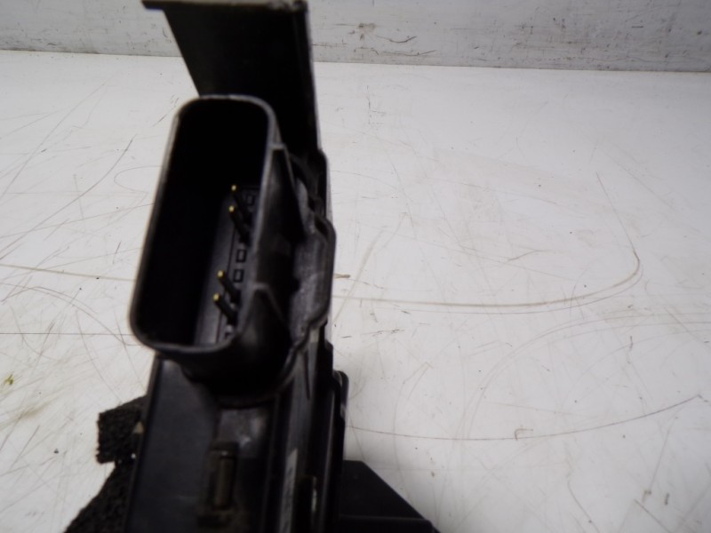 Recambio de cerradura puerta trasera izquierda para kia rio (yb) 1.2 cat referencia OEM IAM 81410H8010 81410H8010 