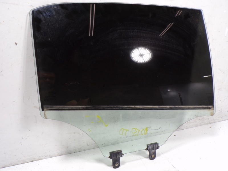Recambio de cristal puerta trasero derecho para kia rio (yb) 1.2 cat referencia OEM IAM 83420H8010  