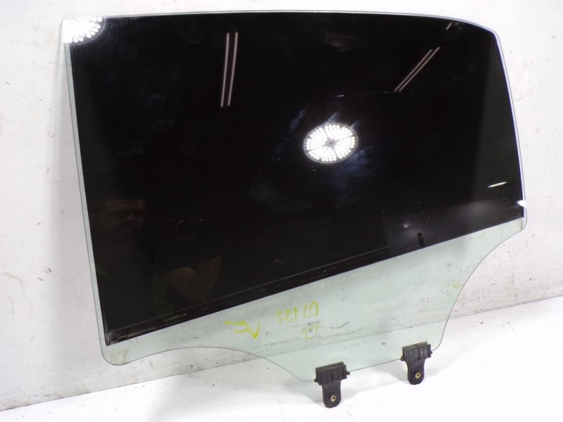 Recambio de cristal puerta trasero izquierdo para kia rio (yb) 1.2 cat referencia OEM IAM 83410H8010  