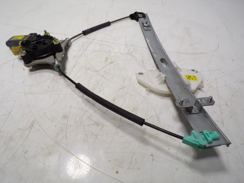 Recambio de elevalunas delantero derecho para kia rio (yb) 1.2 cat referencia OEM IAM 82402H8100 82460H8000 