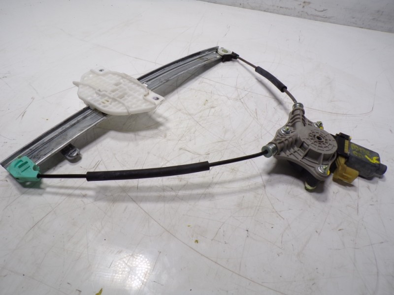 Recambio de elevalunas delantero derecho para kia rio (yb) 1.2 cat referencia OEM IAM 82402H8100 82460H8000 