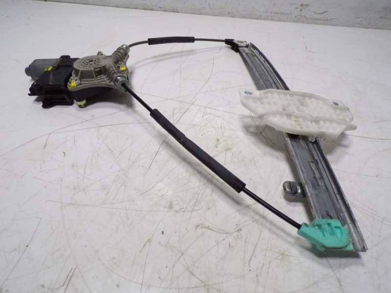 Recambio de elevalunas delantero izquierdo para kia rio (yb) 1.2 cat referencia OEM IAM 82401H8110  