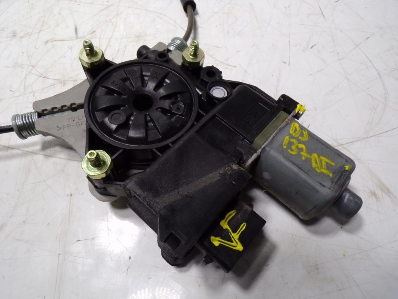 Recambio de elevalunas delantero izquierdo para kia rio (yb) 1.2 cat referencia OEM IAM 82401H8110  