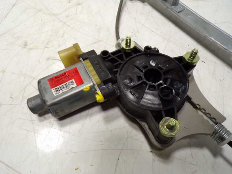 Recambio de elevalunas trasero derecho para kia rio (yb) 1.2 cat referencia OEM IAM 83402H8100 83460H8000 