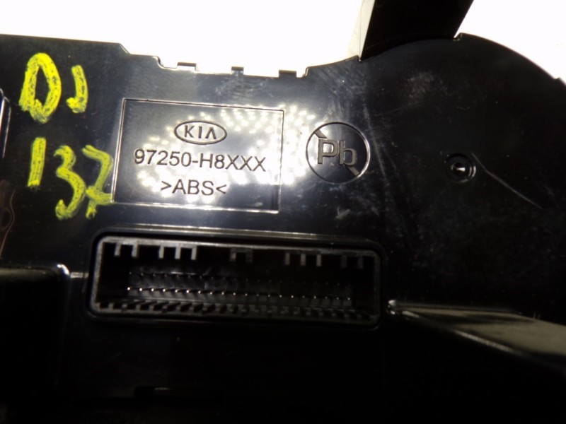 Recambio de mando climatizador para kia rio (yb) 1.2 cat referencia OEM IAM 97250H8220SA1 97250H8220 