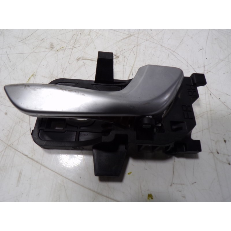 Recambio de maneta interior delantera derecha para kia rio (yb) 1.2 cat referencia OEM IAM 82620H8510SA1  