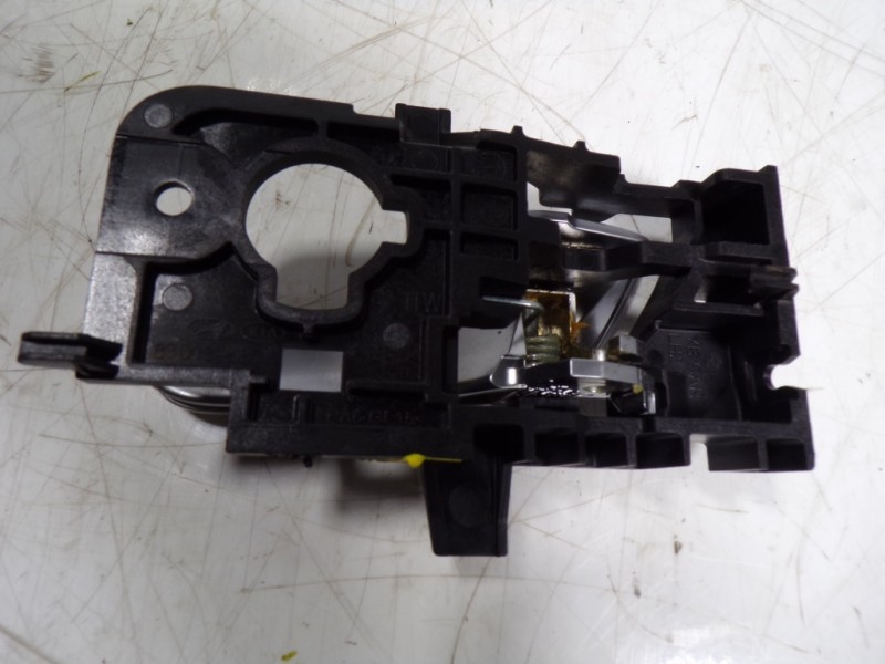 Recambio de maneta interior trasera izquierda para kia rio (yb) 1.2 cat referencia OEM IAM 83610H8510SA1  