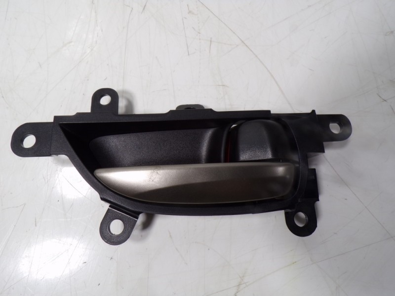 Recambio de maneta interior delantera derecha para lexus nx 300h 2wd referencia OEM IAM 6927078010C1  