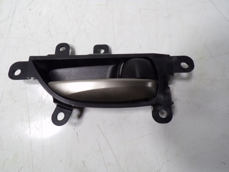 Recambio de maneta interior trasera derecha para lexus nx 300h 2wd referencia OEM IAM 6927078020C1  