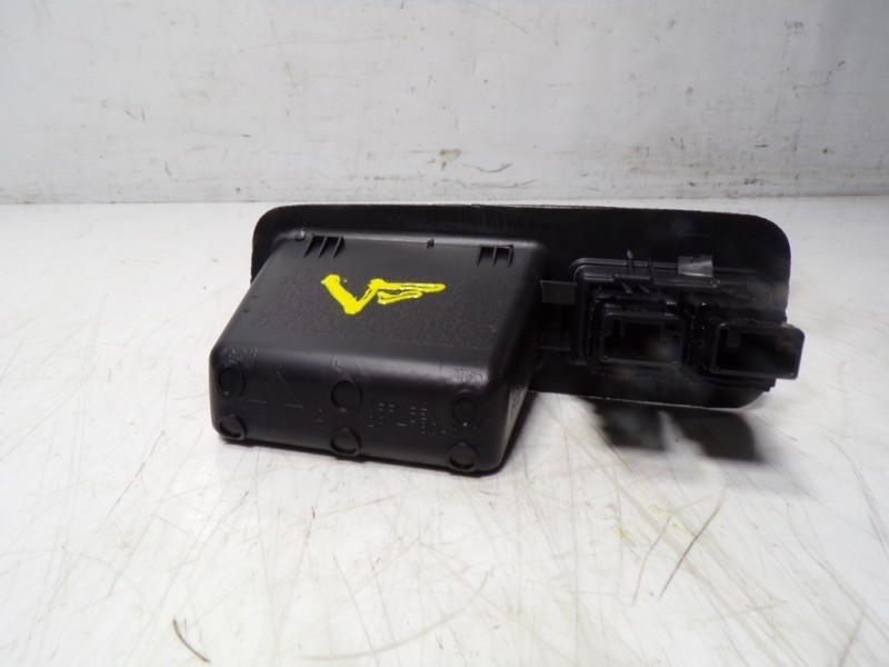 Recambio de maneta porton para lexus nx 300h 2wd referencia OEM IAM 8493078030  