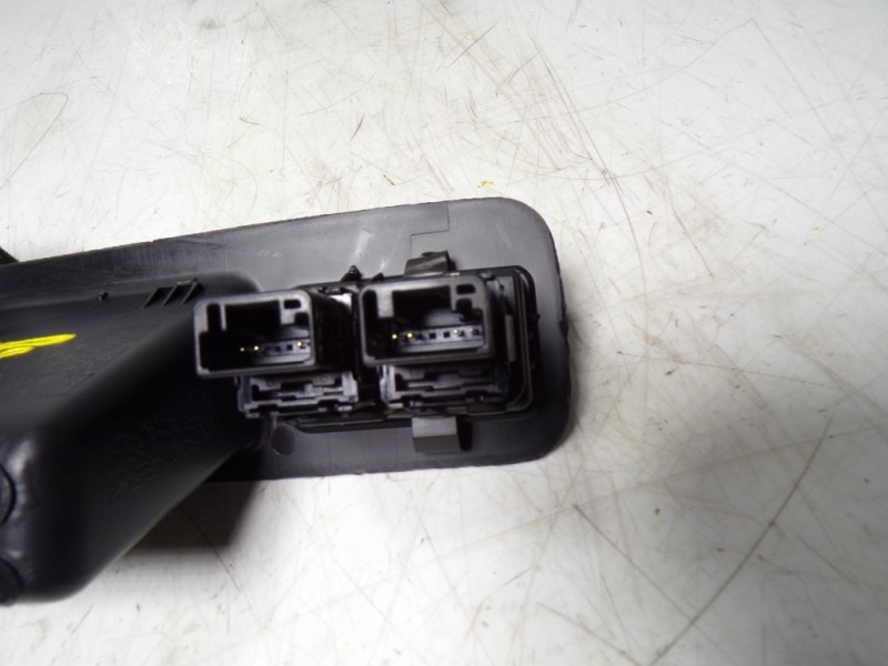 Recambio de maneta porton para lexus nx 300h 2wd referencia OEM IAM 8493078030  