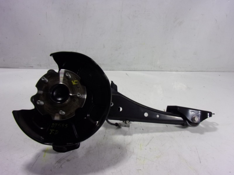 Recambio de mangueta trasera derecha para lexus nx 300h 2wd referencia OEM IAM 4230442020  