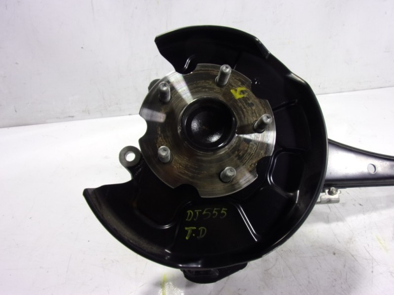 Recambio de mangueta trasera derecha para lexus nx 300h 2wd referencia OEM IAM 4230442020  