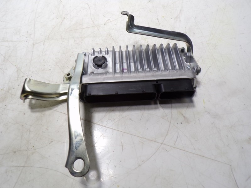 Recambio de centralita motor uce para lexus nx 300h 2wd referencia OEM IAM 8966178G60 8966178G60 