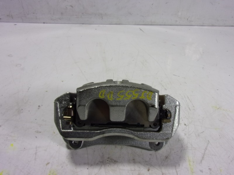 Recambio de pinza freno delantera derecha para lexus nx 300h 2wd referencia OEM IAM 4773048150  