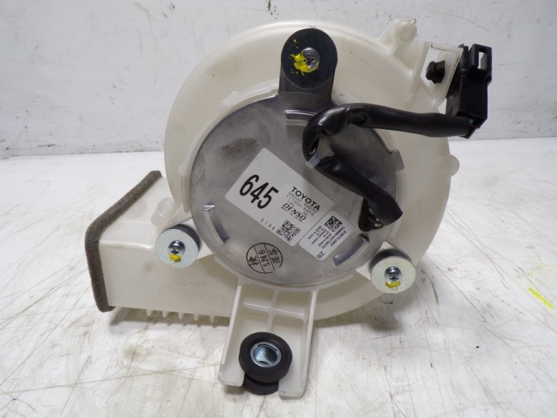 Recambio de motor calefaccion para lexus nx 300h 2wd referencia OEM IAM G923048070 G2923048070 